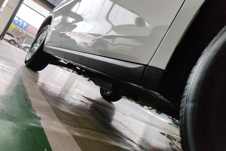Used Haval M6 2019 1.5T DCT Two-Wheel Drive Elite Version China VI Standard Right Side Sill