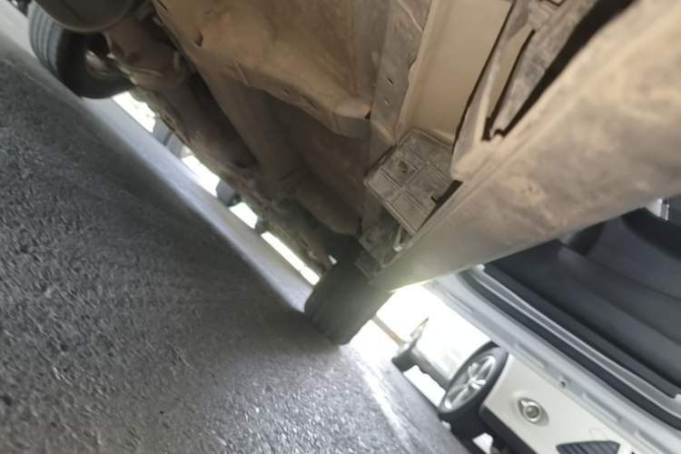 Used Haval M6 2019 1.5T DCT Two-Wheel Drive Value Edition China VI Standard Right Side Sill