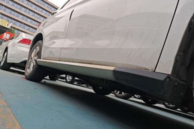 Used Haval M6 2019 1.5T DCT Two-Wheel Drive Elite Version China VI Standard Right Side Sill