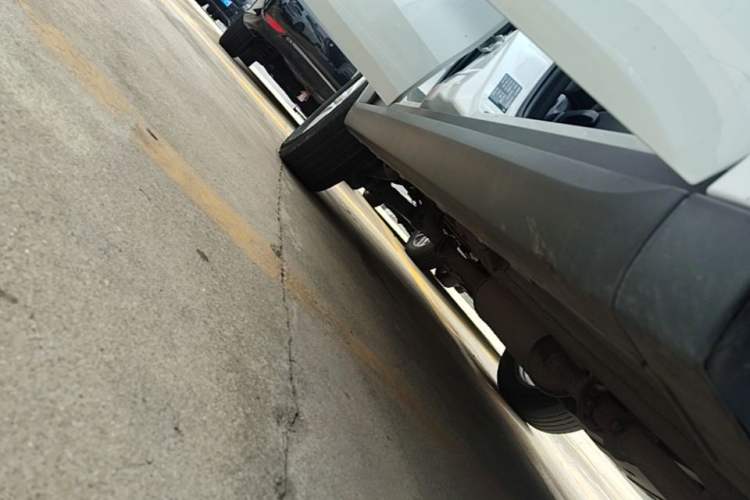 Used Haval M6 2019 1.5T Manual Two-Wheel Drive Elite Version China VI Standard Right Side Sill