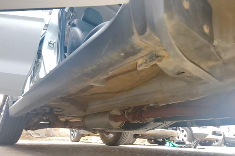 Used Haval M6 2019 1.5T Manual Two-Wheel Drive Elite Version China VI Standard Right Side Sill