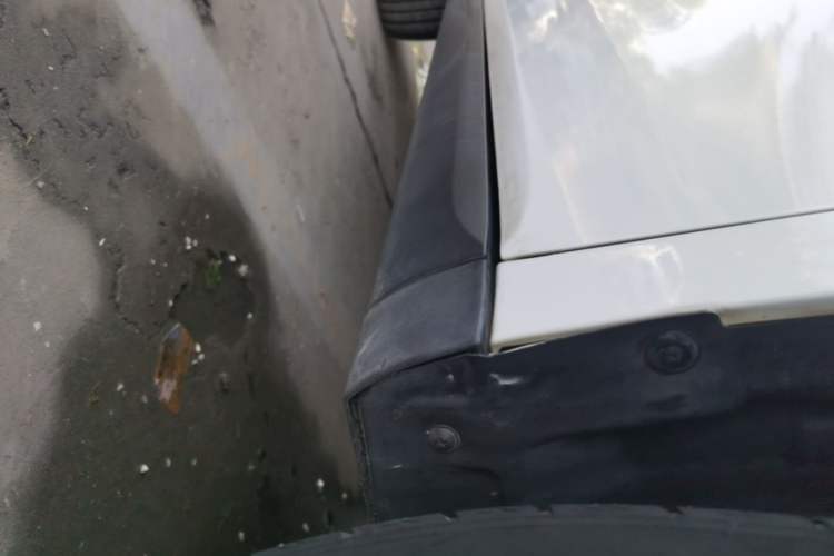 Used Haval M6 2019 1.5T DCT Two-Wheel Drive Value Edition China VI Standard Right Side Sill