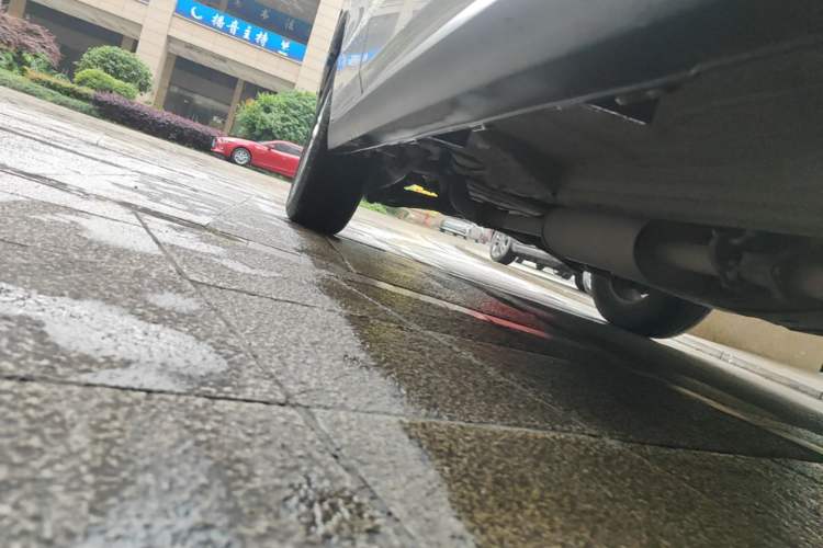 Used Haval M6 2019 1.5T DCT Two-Wheel Drive Value Edition China VI Standard Right Side Sill