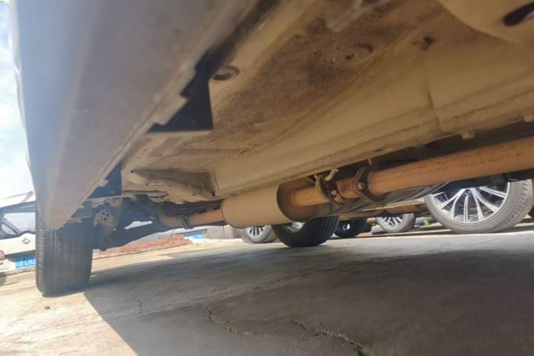 Used Haval M6 2019 1.5T DCT Two-Wheel Drive Value Edition China VI Standard Right Side Sill