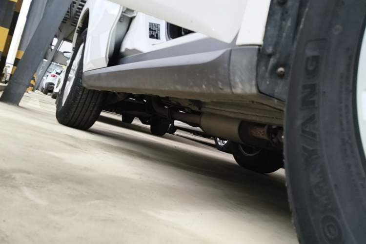Used Haval M6 2019 1.5T Manual Two-Wheel Drive Elite Version China VI Standard Right Side Sill
