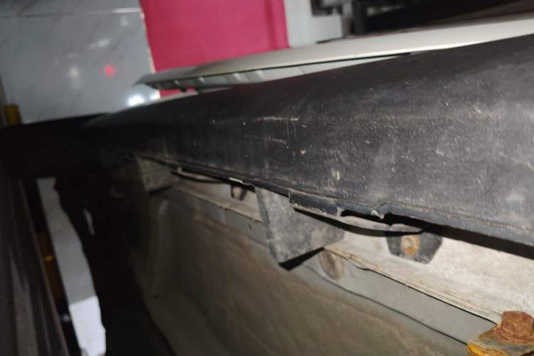 Used Haval M6 2019 1.5T Manual Two-Wheel Drive Urban Version China VI Standard Right Side Sill