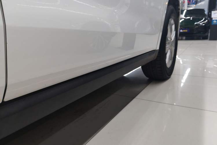 Used Haval M6 2019 1.5T DCT Two-Wheel Drive Elite Version China VI Standard Right Side Sill