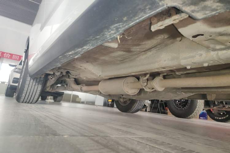 Used Haval M6 2019 1.5T DCT Two-Wheel Drive Value Edition China VI Standard Right Side Sill