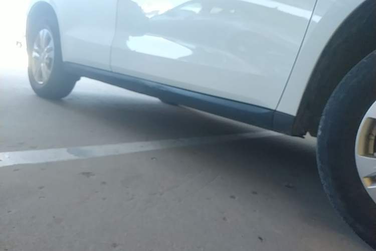 Used Haval M6 2019 1.5T Manual Two-Wheel Drive Elite Version China VI Standard Right Side Sill