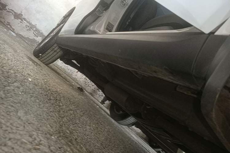 Used Haval M6 2019 1.5T DCT Two-Wheel Drive Elite Version China VI Standard Right Side Sill