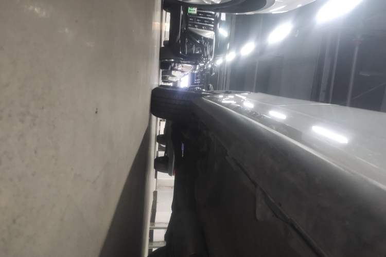 Used Haval M6 2019 1.5T DCT Two-Wheel Drive Value Edition China VI Standard Right Side Sill