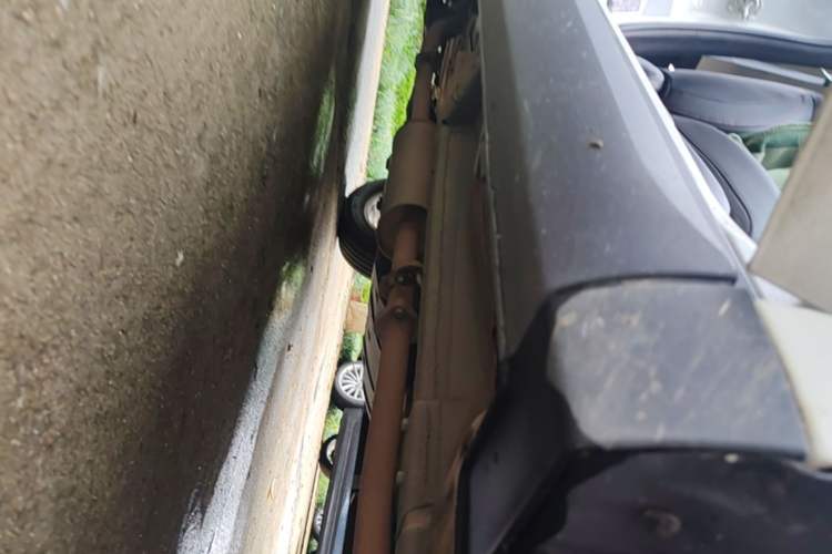 Used Haval M6 2019 1.5T DCT Two-Wheel Drive Value Edition China VI Standard Right Side Sill