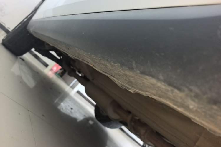 Used Haval M6 2019 1.5T DCT Two-Wheel Drive Value Edition China VI Standard Right Side Sill