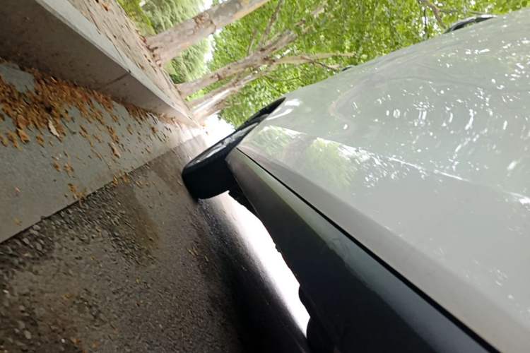 Used Haval M6 2019 1.5T DCT Two-Wheel Drive Value Edition China VI Standard Right Side Sill