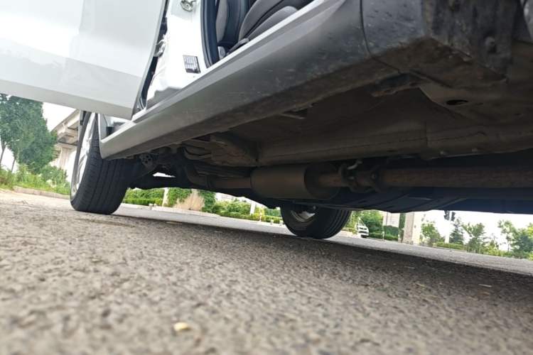 Used Haval M6 2019 1.5T DCT Two-Wheel Drive Elite Version China VI Standard Right Side Sill