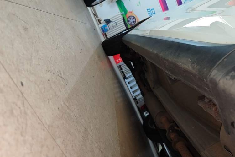 Used Haval M6 2019 1.5T DCT Two-Wheel Drive Value Edition China VI Standard Right Side Sill