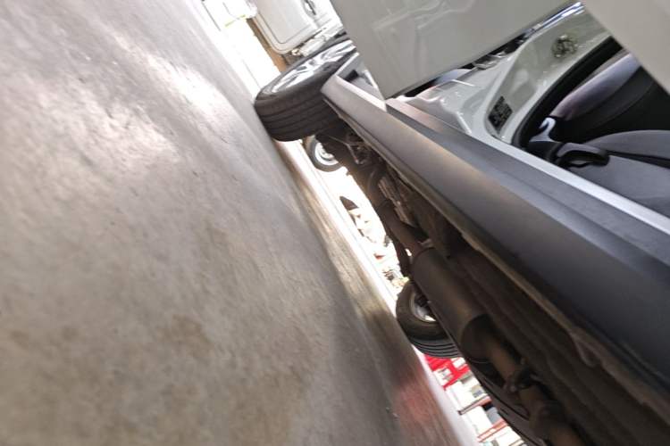 Used Haval M6 2019 1.5T DCT Two-Wheel Drive Value Edition China VI Standard Right Side Sill