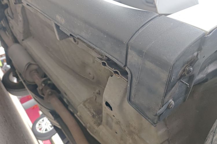 Used Haval M6 2019 1.5T DCT Two-Wheel Drive Value Edition China VI Standard Right Side Sill