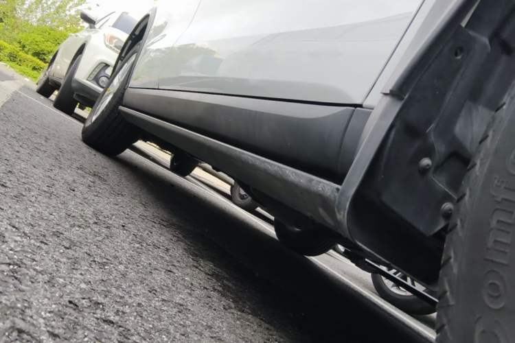 Used Haval M6 2019 1.5T DCT Two-Wheel Drive Elite Version China VI Standard Right Side Sill