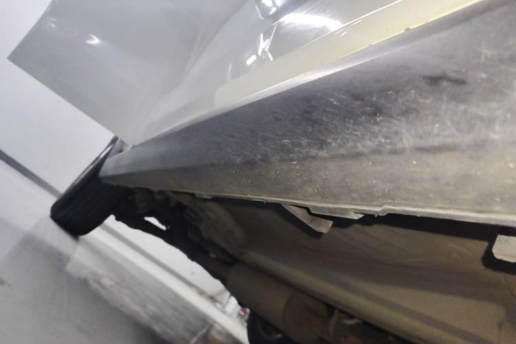 Used Haval M6 2019 1.5T DCT Two-Wheel Drive Value Edition China VI Standard Right Side Sill