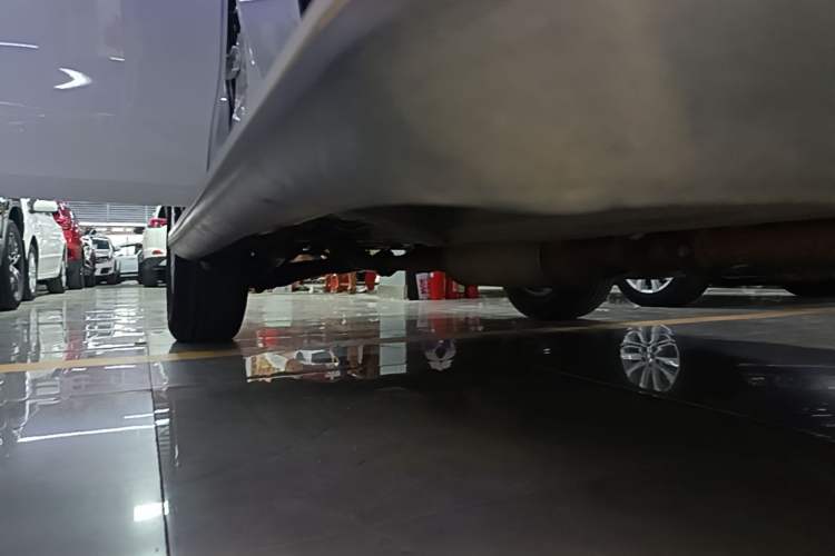 Used Haval M6 2019 1.5T DCT Two-Wheel Drive Elite Version China VI Standard Right Side Sill