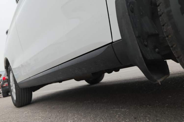 Used Haval M6 2019 1.5T DCT Two-Wheel Drive Elite Version China VI Standard Right Side Sill