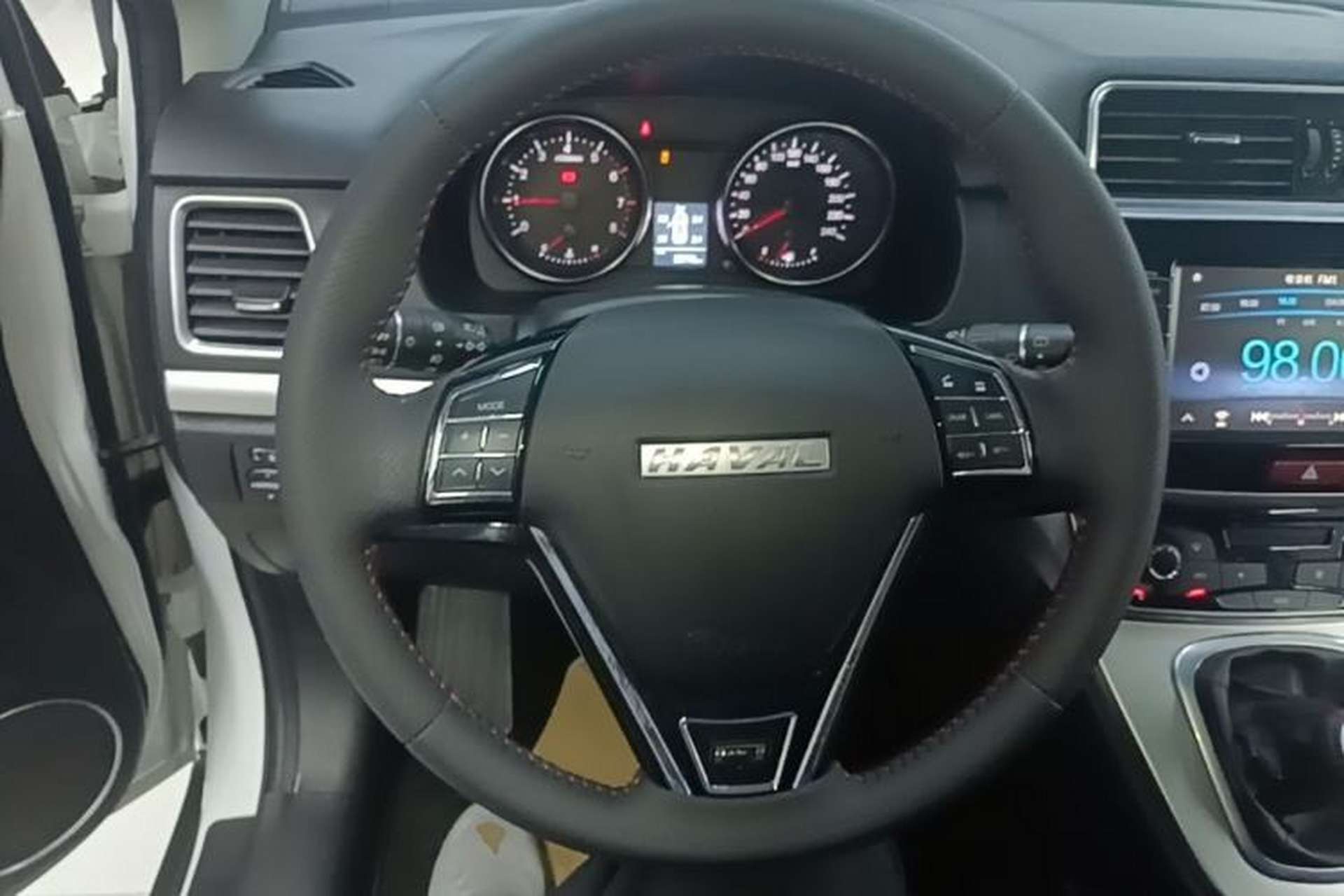 Used Haval M6 2019 1.5T Manual Two-Wheel Drive Elite Version China VI Standard Steering Wheel