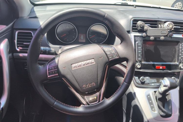 Used Haval M6 2019 1.5T DCT Two-Wheel Drive Elite Version China VI Standard Steering Wheel