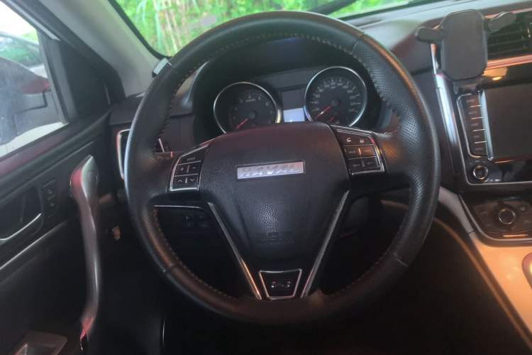 Used Haval M6 2019 1.5T Manual Two-Wheel Drive Elite Version China VI Standard Steering Wheel
