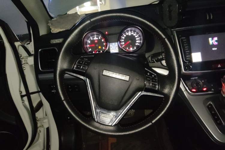 Used Haval M6 2019 1.5T DCT Two-Wheel Drive Elite Version China VI Standard Steering Wheel