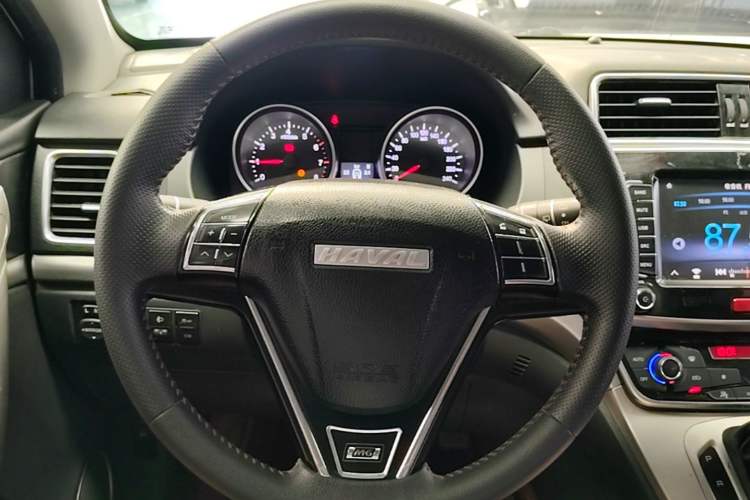 Used Haval M6 2019 1.5T DCT Two-Wheel Drive Value Edition China VI Standard Steering Wheel