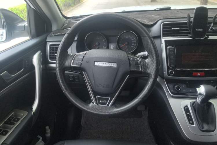 Used Haval M6 2019 1.5T DCT Two-Wheel Drive Value Edition China VI Standard Steering Wheel