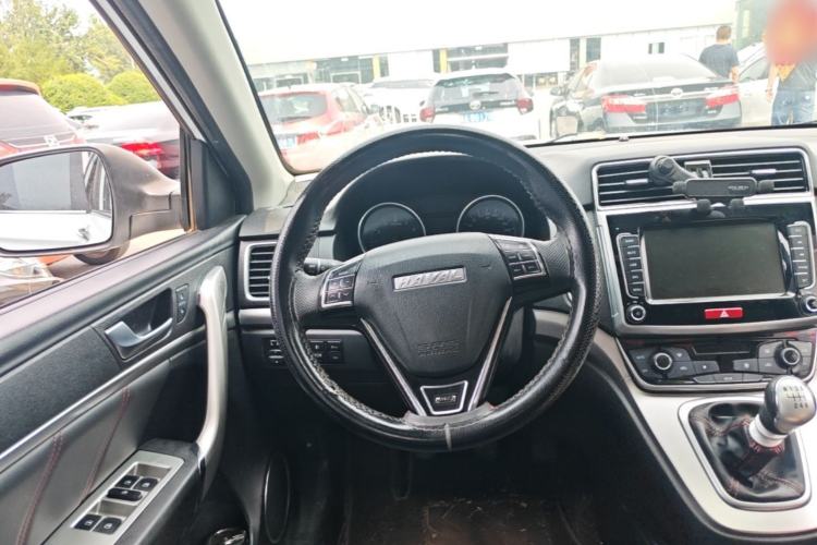 Used Haval M6 2019 1.5T Manual Two-Wheel Drive Elite Version China VI Standard Steering Wheel