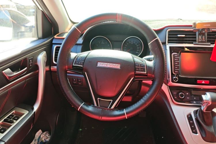 Used Haval M6 2019 1.5T DCT Two-Wheel Drive Elite Version China VI Standard Steering Wheel