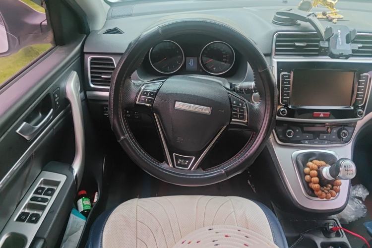 Used Haval M6 2019 1.5T Manual Two-Wheel Drive Elite Version China VI Standard Steering Wheel