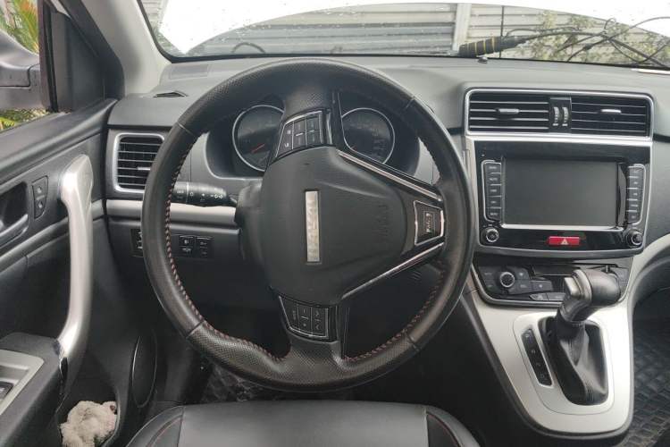 Used Haval M6 2019 1.5T DCT Two-Wheel Drive Elite Version China V Standard Steering Wheel