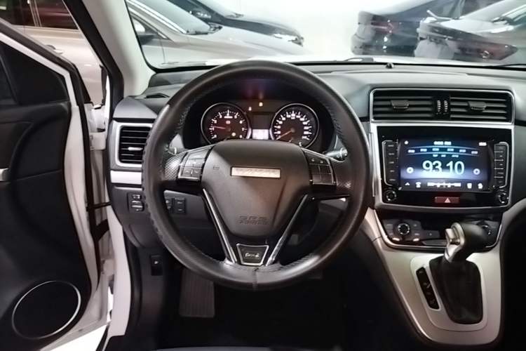 Used Haval M6 2019 1.5T DCT Two-Wheel Drive Value Edition China VI Standard Steering Wheel