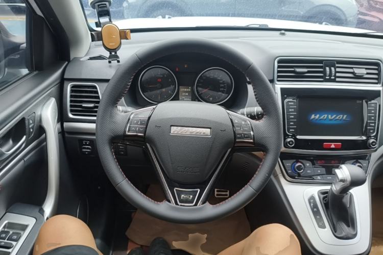 Used Haval M6 2019 1.5T DCT Two-Wheel Drive Elite Version China VI Standard Steering Wheel