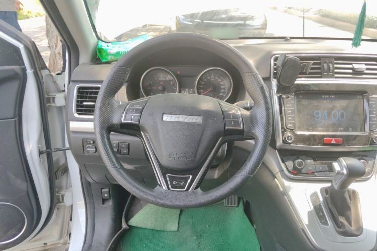 Used Haval M6 2019 1.5T DCT Two-Wheel Drive Value Edition China VI Standard Steering Wheel
