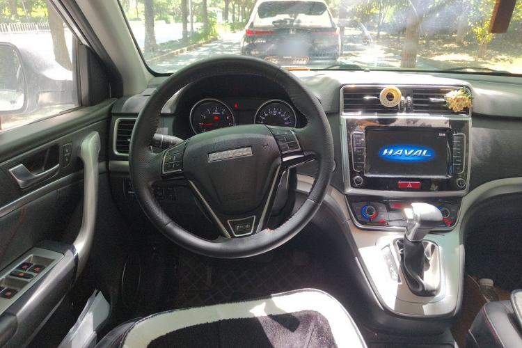Used Haval M6 2019 1.5T DCT Two-Wheel Drive Elite Version China VI Standard Steering Wheel