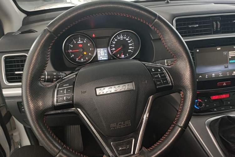 Used Haval M6 2019 1.5T Manual Two-Wheel Drive Elite Version China V Standard Steering Wheel