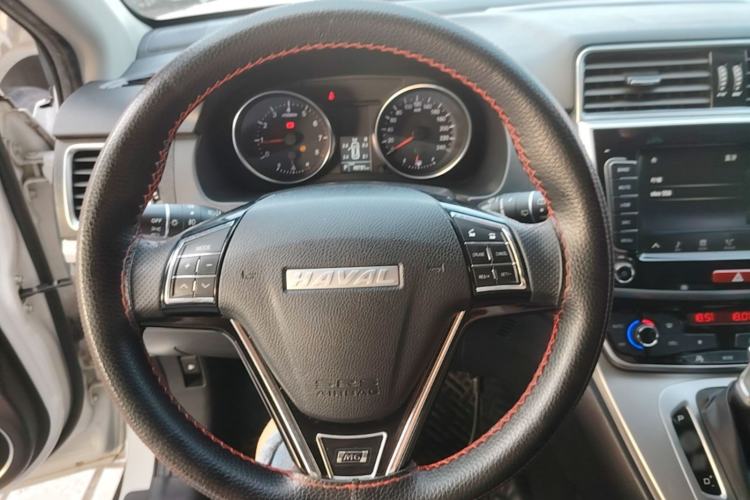 Used Haval M6 2019 1.5T DCT Two-Wheel Drive Elite Version China VI Standard Steering Wheel