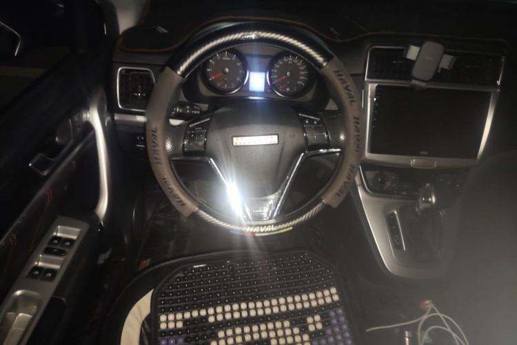 Used Haval M6 2019 1.5T DCT Two-Wheel Drive Value Edition China VI Standard Steering Wheel