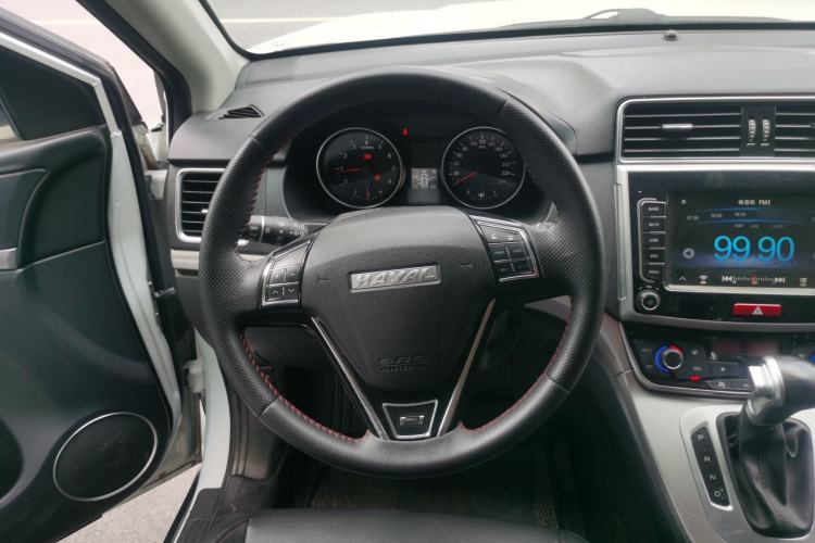 Used Haval M6 2019 1.5T DCT Two-Wheel Drive Elite Version China VI Standard Steering Wheel