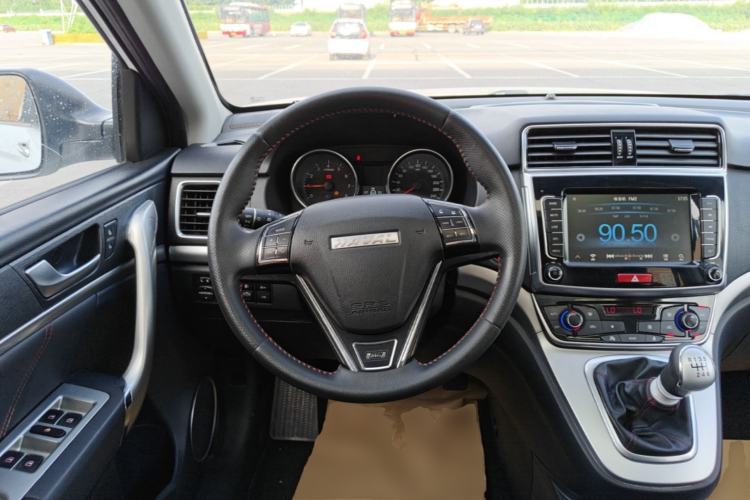 Used Haval M6 2019 1.5T Manual Two-Wheel Drive Elite Version China VI Standard Steering Wheel