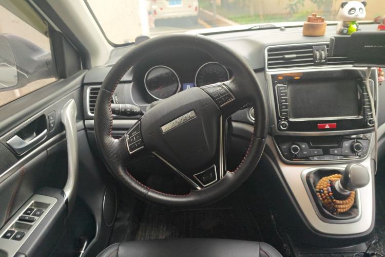 Used Haval M6 2019 1.5T Manual Two-Wheel Drive Elite Version China VI Standard Steering Wheel