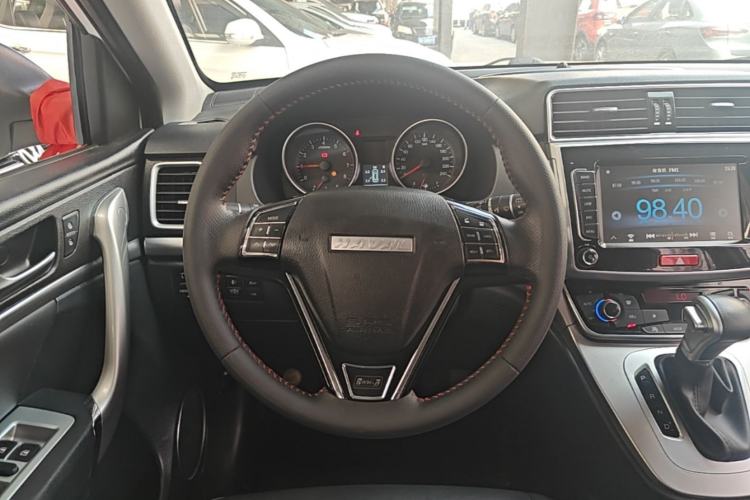 Used Haval M6 2019 1.5T DCT Two-Wheel Drive Elite Version China VI Standard Steering Wheel