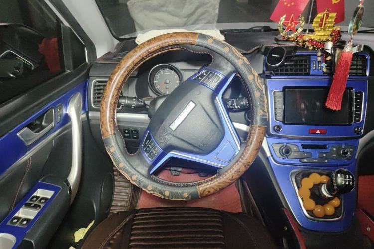 Used Haval M6 2019 1.5T Manual Two-Wheel Drive Elite Version China VI Standard Steering Wheel