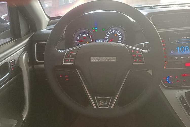 Used Haval M6 2019 1.5T DCT Two-Wheel Drive Elite Version China VI Standard Steering Wheel