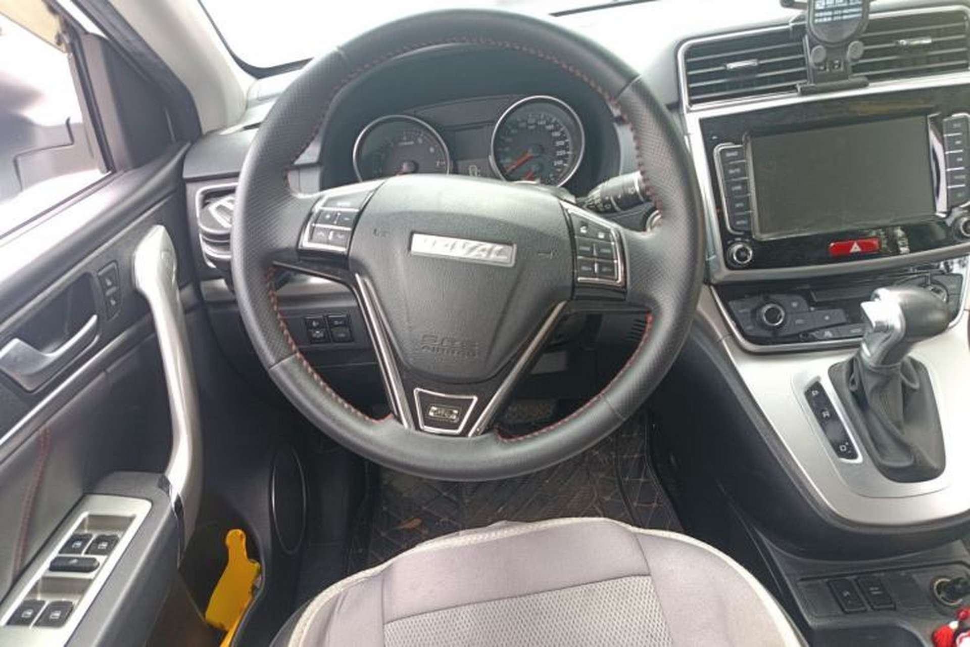 Used Haval M6 2019 1.5T DCT Two-Wheel Drive Elite Version China VI Standard Steering Wheel